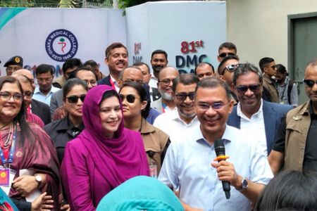 জুবাইদার স্মৃতিবিজড়িত হোস্টেলে প্রধানমন্ত্রী, শিক্ষার্থীদের উচ্ছ্বাস