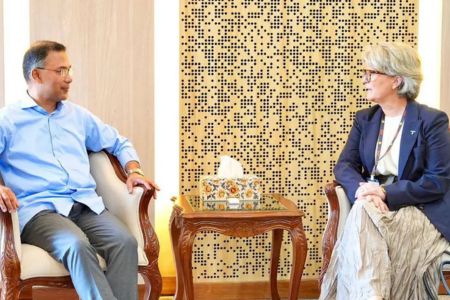 প্রধানমন্ত্রীর সঙ্গে সাক্ষাৎ করেছেন টেলিনর গ্রুপের প্রেসিডেন্ট