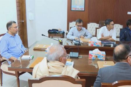 বস্ত্র ও পাট মন্ত্রণালয়ের সংশ্লিষ্টদের সঙ্গে বৈঠক করলেন প্রধানমন্ত্রী