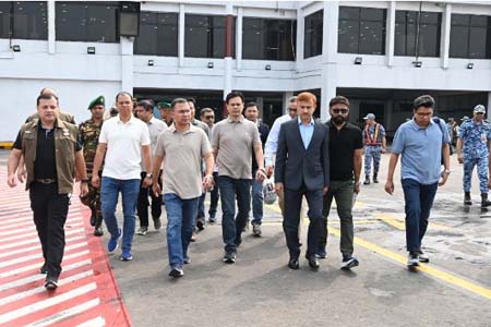 যশোর পৌঁছেছেন প্রধানমন্ত্রী