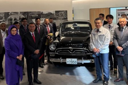 জাপানে টয়োটার মোতোমাচি কারখানা ঘুরে দেখলেন প্রধানমন্ত্রী তারেক রহমান