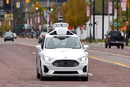 পুরোদমে চালু হচ্ছে চালকবিহীন ট্যাক্সি