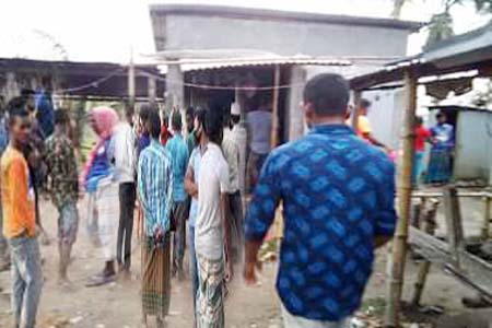 অসচেতন মানুষের ভির