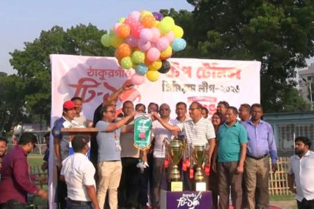 ঠাকুরগাঁওয়ে জমকালো আয়োজনে টি-১০ টেপ টেনিস টুর্নামেন্টের উদ্বোধন