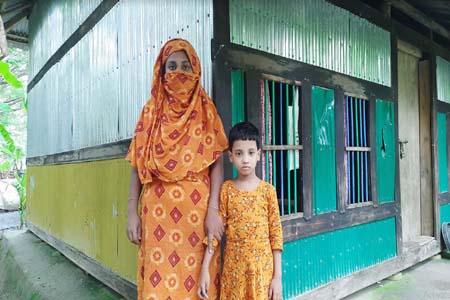 বাঘে খেয়েছে স্বামীকে