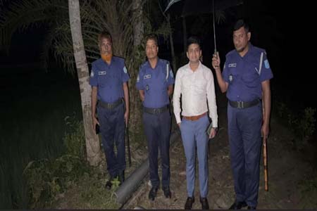 অবৈধভাবে বালু উত্তোলন