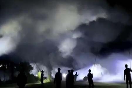 টর্চ লাইট জ্বালিয়ে ফের দুইপক্ষের সংঘর্ষে