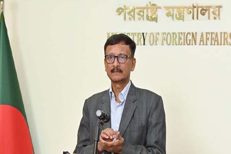 অপতথ্য ছড়ানো হচ্ছে