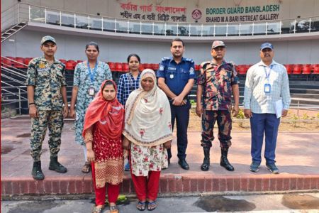 পাচারের শিকার দুই বাংলাদেশি নারীকে বেনাপোল দিয়ে ফেরত দিল ভারত