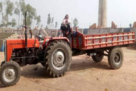 শার্শায় মাটি বহনকারী ট্রাক্টরের চাপায় পথচারী নিহত