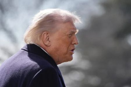 ইরানে নজিরবিহীন হামলার হুঁশিয়ারি ট্রাম্পের