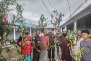 ডাসার প্রেসক্লাবের উদ্যোগে বৃক্ষরোপণ ও বিতরণ কর্মসূচি