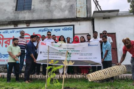 সাতক্ষীরায় প্রাণ সায়ের খালের পাড়ে বৃক্ষরোপণ অভিযানের উদ্বোধন