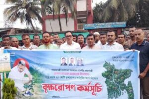 বেনাপোলে পৌর বিএনপির সাধারণ সম্পাদক আবু তাহেরের উদ্যোগে বৃক্ষরোপণ কর্মসূচি পালিত