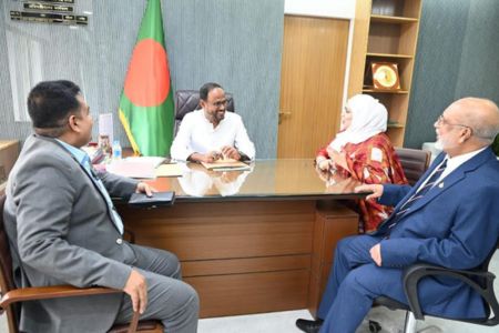 মৎস্য ও প্রাণিসম্পদ প্রতিমন্ত্রীর সঙ্গে ম্যানচেস্টার টেমসাইড কাউন্সিলের সিভিক মেয়রের সাক্ষাৎ