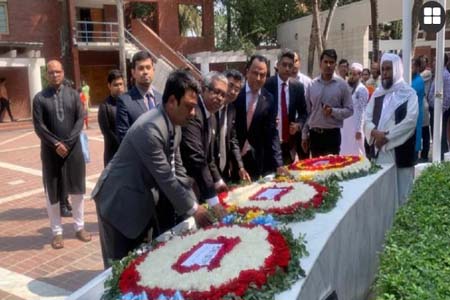 জাতির পিতার সমাধিতে ফরেন সার্ভিস এসোসিয়েশনের নেতৃবৃন্দের শ্রদ্ধা নিবেদন