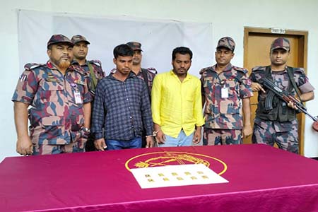 বেনাপোলে ১০ স্বর্ণবারসহ দুই সহোদর আটক