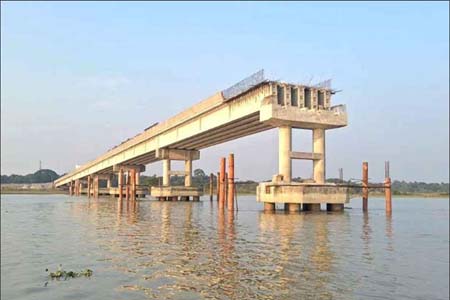 নড়াইলের নবগঙ্গা নদীর বারইপাড়া সেতুর কাজ ৮ বছরেও শেষ হয়নি
