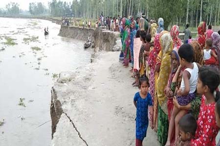 নদী ভাঙ্গন রোধে মানববন্ধন