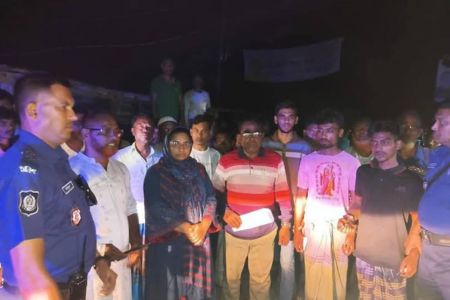 গভীর রাতে ভ্রাম্যমাণ আদালতে দুই মাদকসেবীকে সাজা দিলেন ইউএনও