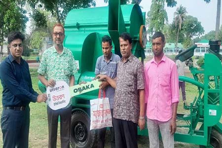 পঞ্চগড়ের বোদায় কৃষকদের মাঝে ভর্তুকি মূল্যের কৃষি মেশিন হস্তান্তর 