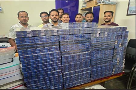 বরিশালে ৩ লাখ টাকার নকল সিগারেট আটক