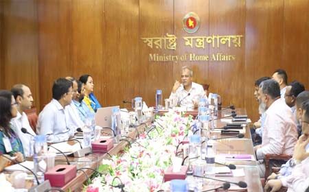 পাসপোর্ট ও ভিসা উইংয়ের কর্মকর্তাদের সেবার মনোবৃত্তি নিয়ে কাজ করার আহ্বান স্বরাষ্ট্র উপদেষ্টার