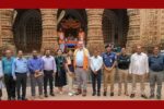 দিনাজপুরের ঐতিহ্যবাহী কান্তজিউ মন্দিরে মার্কিন রাষ্ট্রদূতের পরিদর্শন