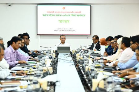 প্রথমবার শিক্ষা মন্ত্রণালয় পরিদর্শনে প্রধানমন্ত্রী, শিক্ষার মানোন্নয়নে গুরুত্বারোপ