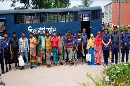 বেনাপোলে পুলিশের অভিযানে ১৪জন ওয়ারেন্টভুক্ত পলাতক আসামী আটক