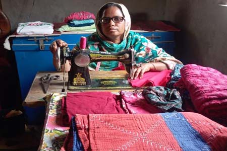 স্বপ্ন বুনছেন বিধবা