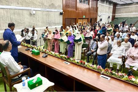 নবনির্বাচিত এমপিদের শপথ