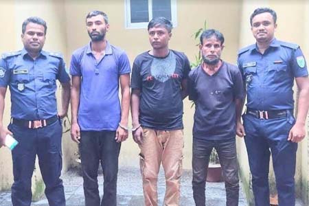 সিলেটে ইয়াবা বিক্রির অভিযোগে মা-ছেলেসহ গ্রেপ্তার ৪