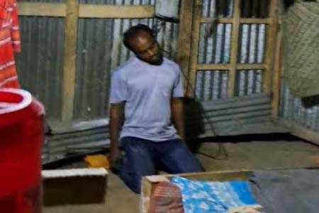 গলায় ফাঁস দিয়ে যুবকের আত্মহত্যা  