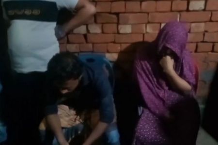 সাতক্ষীরায় গৃহবধূর ঘর থেকে আপত্তিকর অবস্থায় ধরা জামায়াত কর্মী
