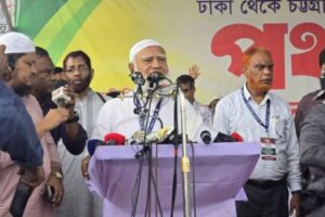 সরকার জনগণকে প্রতারিত করছে - জামায়াত আমির