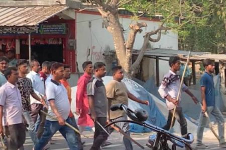 ঝিনাইদহ সদরে ইফতার মাহফিল নিয়ে বিএনপি-জামায়াতের সংঘর্ষে নিহত ১