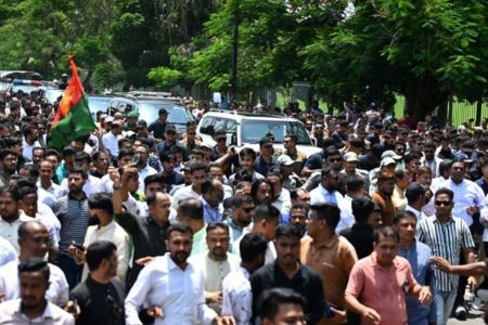 জিয়া উদ্যানে বিএনপির নেতাকর্মীদের ঢল